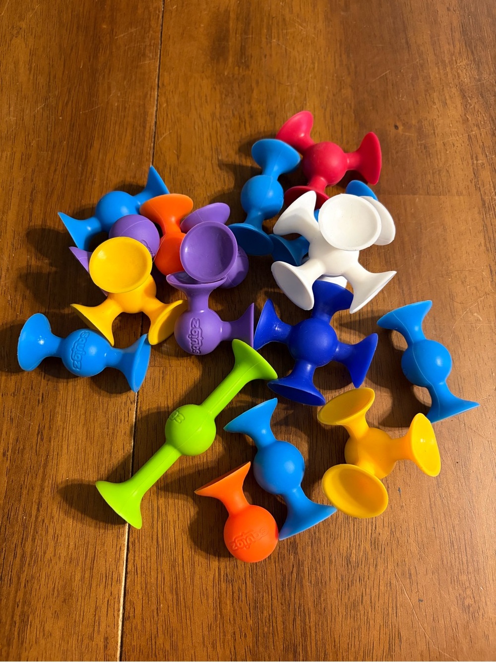 Squigz - Picture 1 of 1